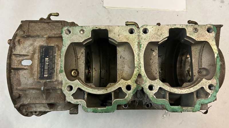 Ski-doo MXZ 800 Crankcase 420888279 2001 model