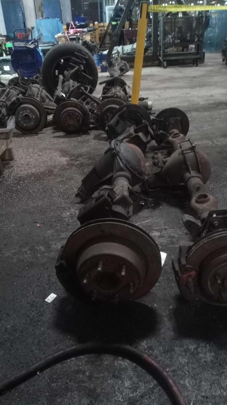 2003 Chevrolet Tahoe Drive Axle Assembly OEM 5.3L 4WD Green 302K Miles