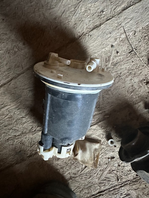 02-03 Mitsubishi Lancer OEM FUEL PUMP ASSEMBLY - HANGER W/ SENDING UNIT - NONEVO