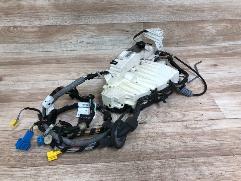 MERCEDES BENZ OEM W221 S550 S600 FRONT PASSENGER SIDE DOOR ACTUATOR LATCH LOCK