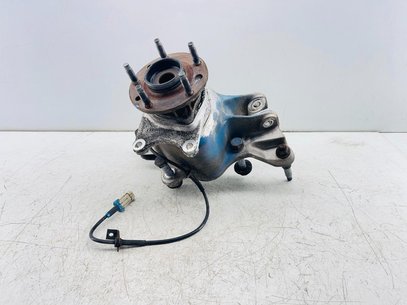 1991–1996 CHEVROLET CORVETTE C4 Rear Left Knuckle Hub Spindle 10270126 OEM