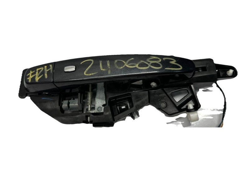 Chevrolet Equinox door handle 20 23 outisde front right side assy OEM 46082100