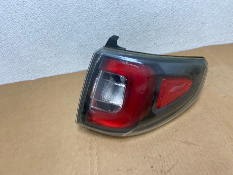 2013 to 2016 GMC Acadia Right Passenger RH Side Tail Light AC8407 LK