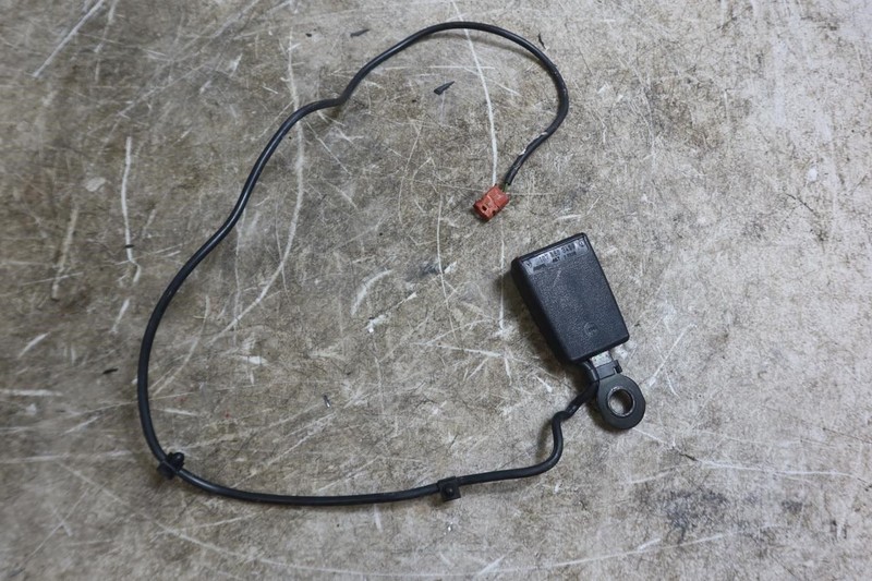 Mercedes Benz R107 560SL OEM Right Front Seat Belt Buckle 1078603469