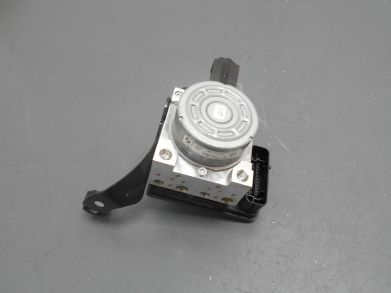 2015 14 16 17 18 19 BMW M4 F82 / F83 ABS DSC Brake Pump Module #9342 H2