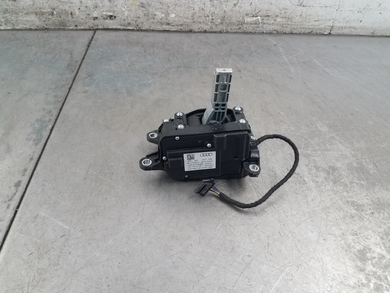 2018 Audi S4 Quattro B9 Automatic Transmission Shifter Assembly #2795 VV10