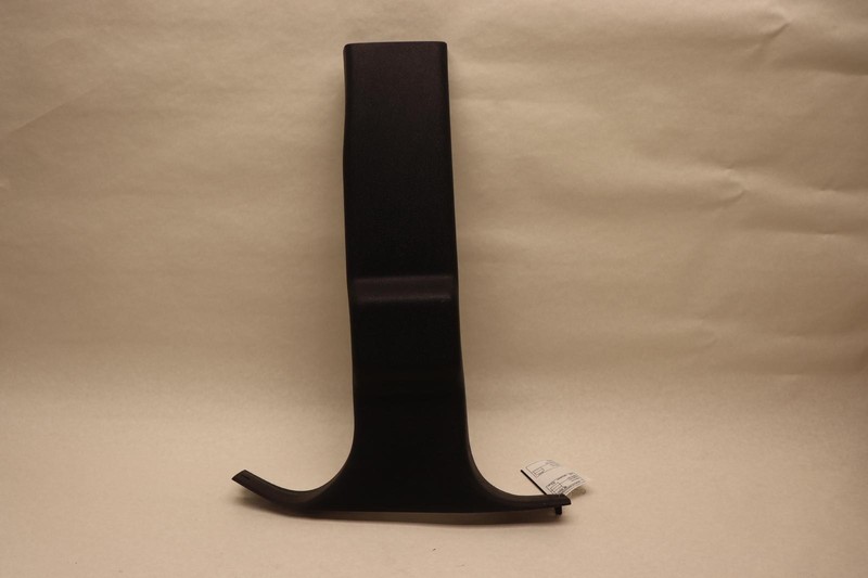 2010-2013 CHEVY SUBURBAN 1500 RIGHT SIDE LOWER CENTER B PILLAR TRIM COVER OEM