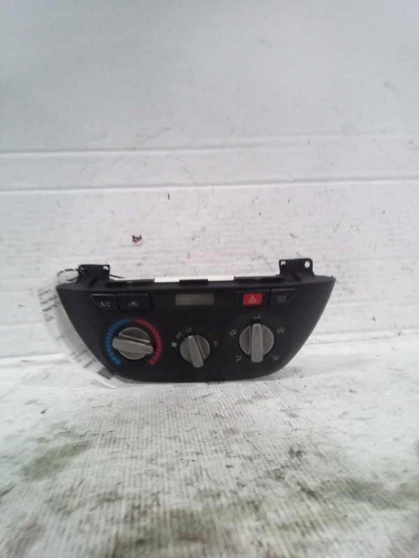 2002 Toyota RAV4 A/C Selector Switch OEM 5551942080 Used 199K Miles