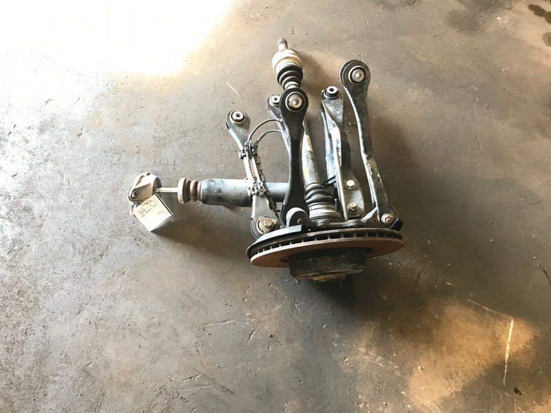2015 2016 BMW 235I M-package coupe AWD RH passenger rear suspension assembly OEM
