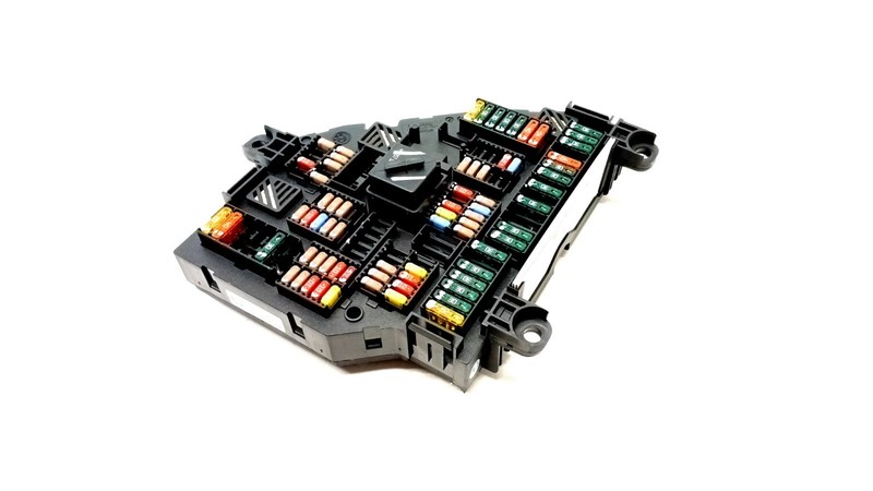 11 2011 BMW F01 F02 750i ALPINA FUSE RELAY JUNCTION MODULE FUSEBOX OEM 011425
