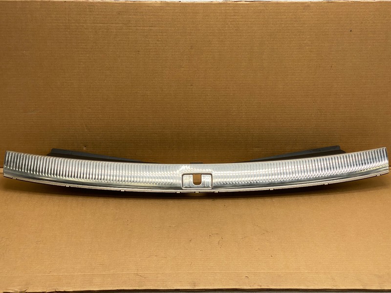 2007-2009 AUDI Q7 REAR TRUNK TAILGATE SILL SCUFF TRIM PANEL OEM LOT686