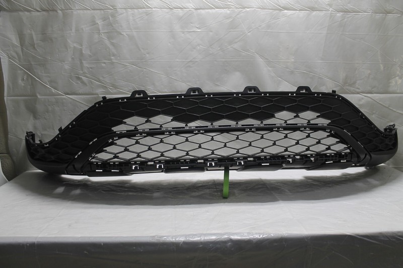 2022-2024 VOLKSWAGEN TAOS FRONT LOWER BUMPER COVER VALANCE VERY NICE OEM