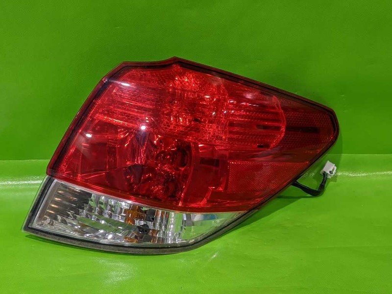10-14 LEGACY OUTBACK SW PASSENGER RIGHT QUARTER TAILLIGHT LAMP OEM 4551-35