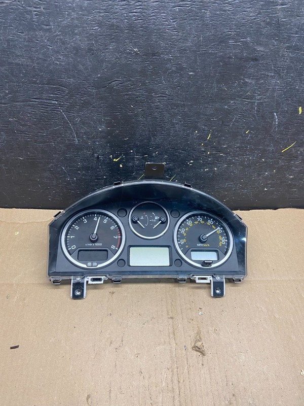 2010 2011 2012 Land Rover LR2 Speedometer Cluster Gauge OEM t1913 DG
