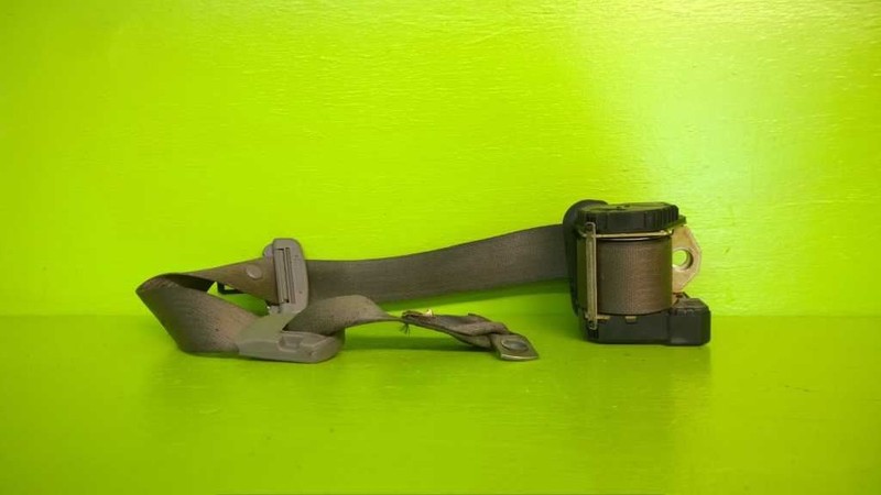 01 02 03 04 05 AZTEK 3.4L AT DRIVER LEFT REAR SEAT BELT RETRACTOR 2062-12