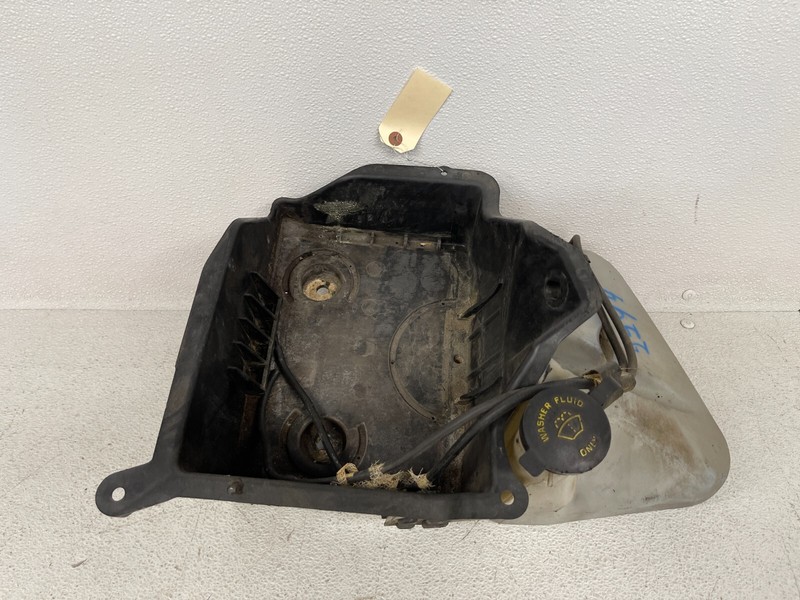 ⭐2007-2014 LINCOLN NAVIGATOR WIPER WASHER RESERVOIR BATTERY TRAY OEM LOT2294