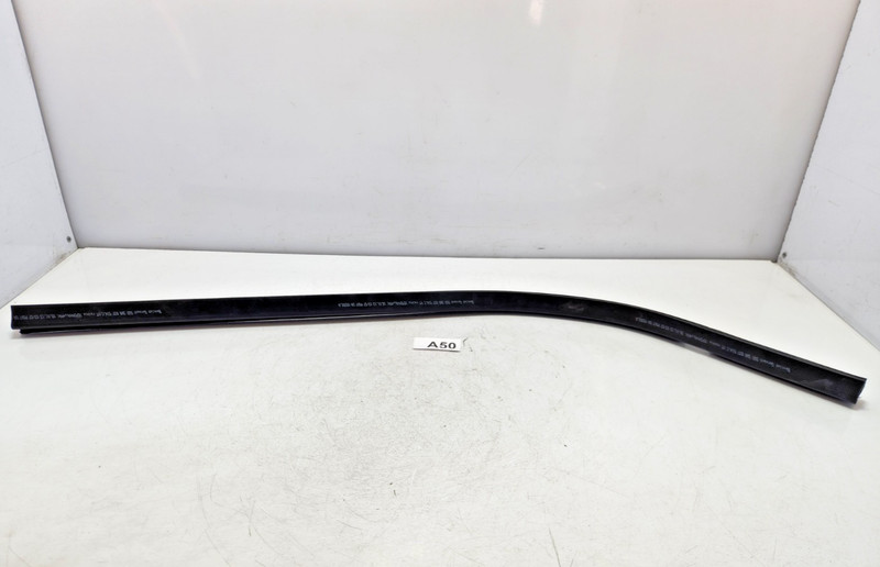 ✅12-17 OEM Bentley Continental GT Front Right Passenger Door Glass Rubber Seal
