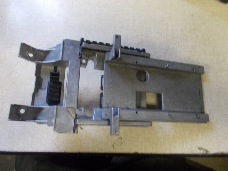 BMW HY-210845-1/803635-C Center Console Armrest Slider Bracket GD-A1S19CU3