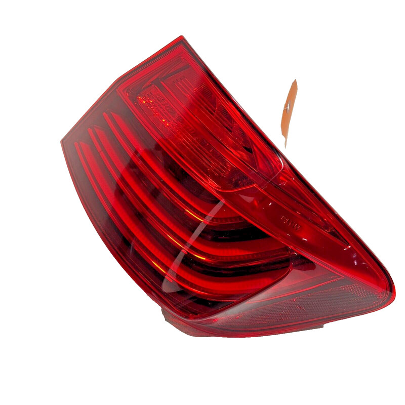 2014-2016 BMW 528I 535i 550i REAR RIGHT PASSENGER SIDE OUTER TAILLIGHT SIDE OEM