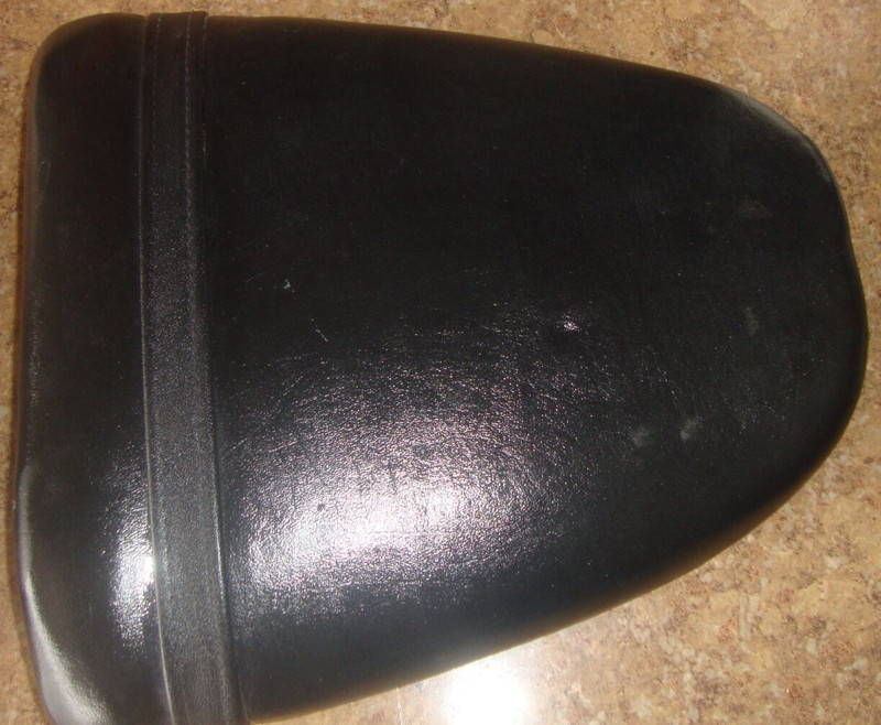 2000 Suzuki GSX-R600 GSXR6 R6 Rear Passenger Seat Back