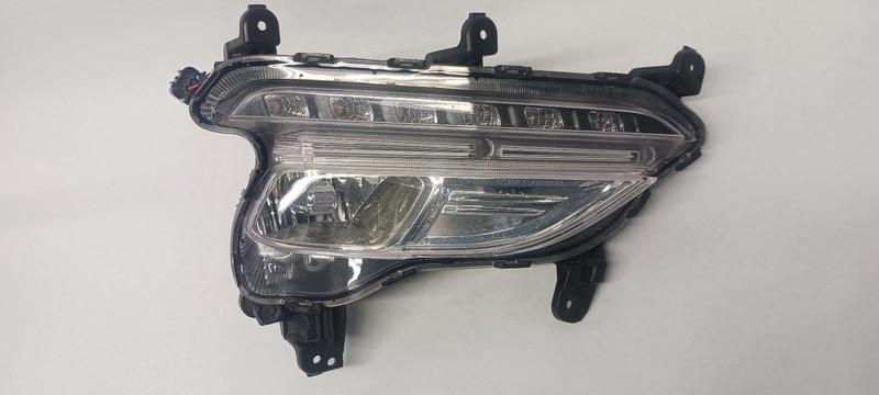 17-'19 HYUNDAI SANTA FE Right Passenger fog light Korea 3.3L OEM Grade A!