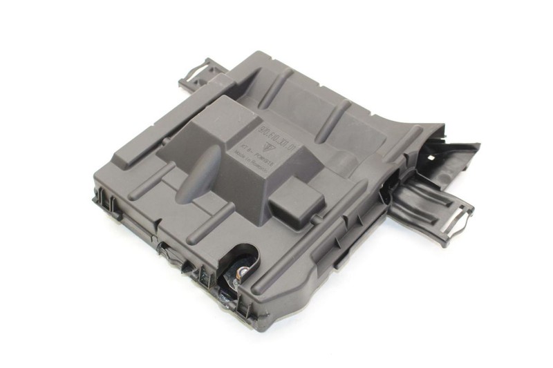 10-13 Porsche Panamera Rear Cabin Fuse Box 97061030101
