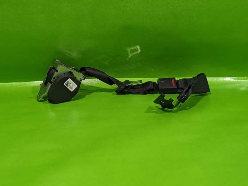 14-17 GHIBLI REAR CENTER SEAT BELT RETRACTOR OEM 4519-79