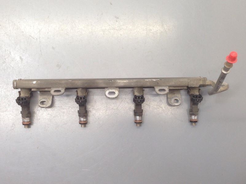 Fuel Rail With Injectors QR25DE 2.5L Fits 2008-2015 Nissan Rogue 76874