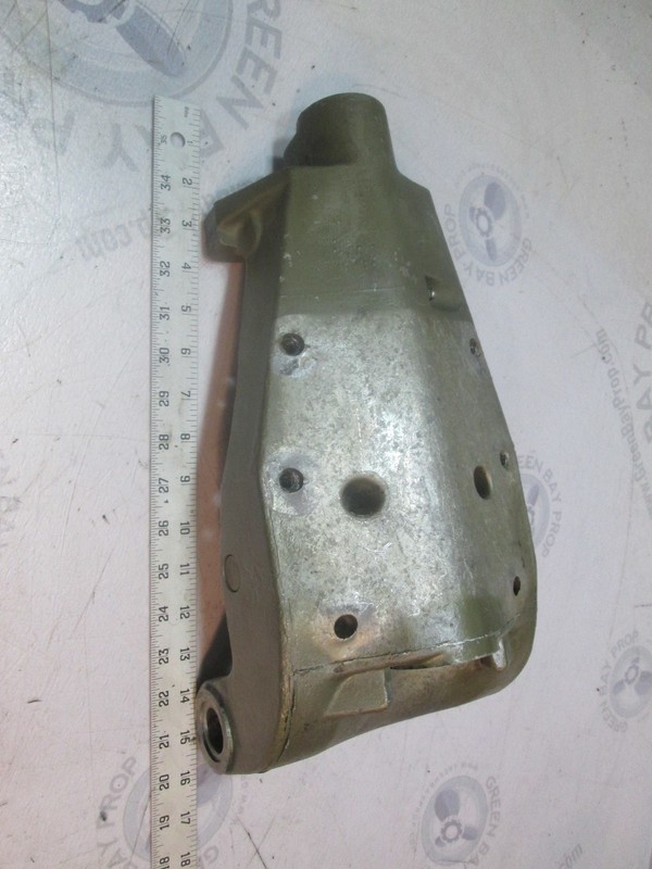 386529 0386529 Evinrude Johnson Outboard Swivel Bracket 85-135 Hp 1974-77