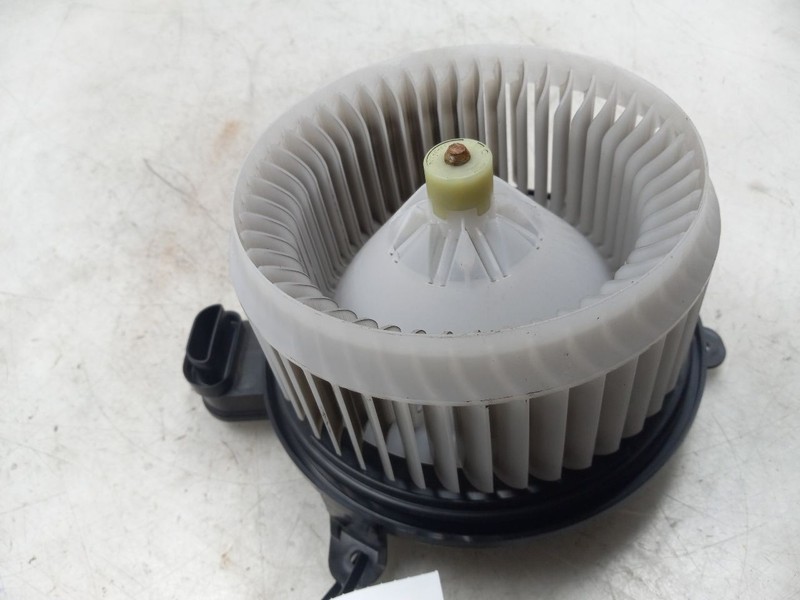 16-20 TOYOTA MIRAI FWD AT AC BLOWER MOTOR