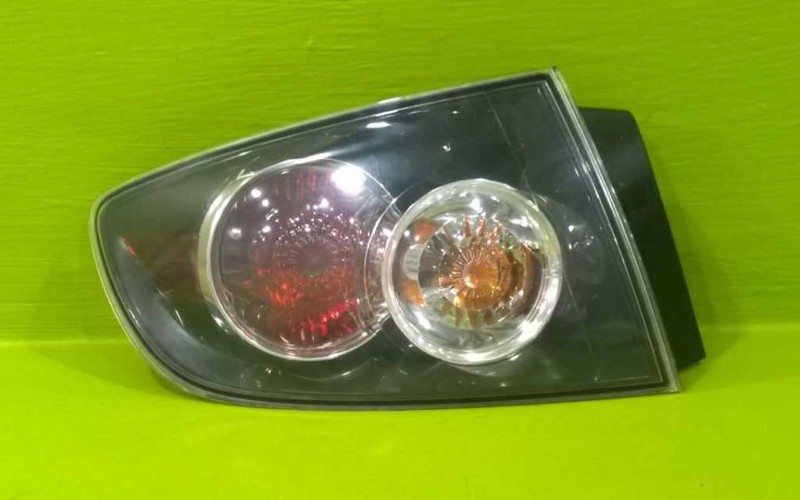07 08 09 MAZDA 3 SDN DRIVER LEFT QUARTER TAILLIGHT LAMP OEM 3647-25