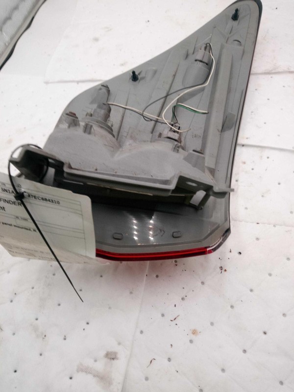 Used Right Tail Light Assembly fits: 2014 Nissan Pathfinder quarter panel mounte