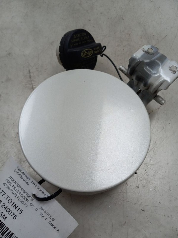 15 TOYOTA PRIUS PLUG-IN FUEL FILLER DOOR WHT-070