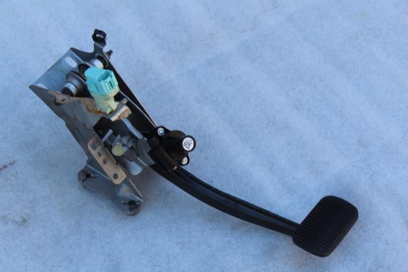 2018 2019 2020 2021 LINCOLN NAVIGATOR BRAKE PEDAL