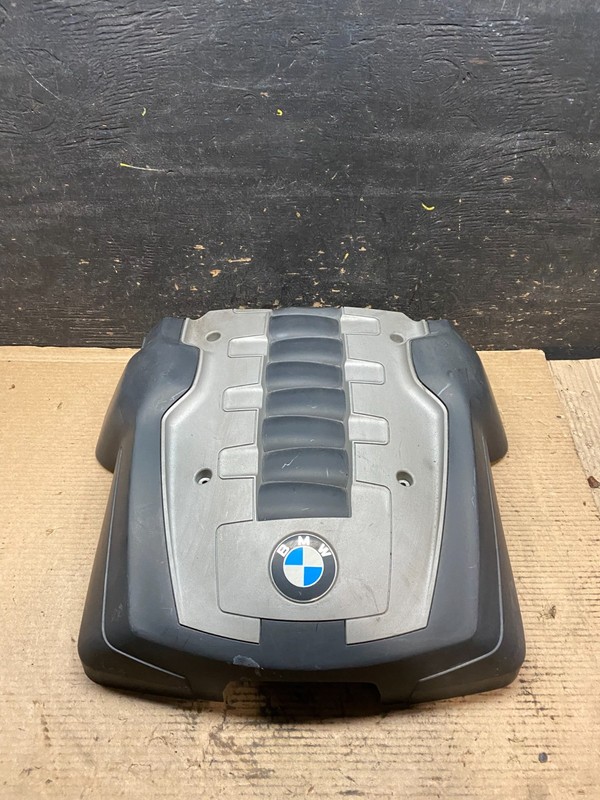 2006 to 2010 BMW 550i 650i 750i Plastic Engine Cover Shield OEM v9422 DG