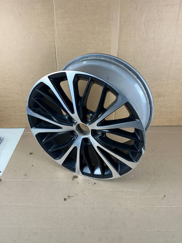 2018-2020 Toyota Camry SE Genuine Factory OEM Alloy Wheel Rim 18x8"
