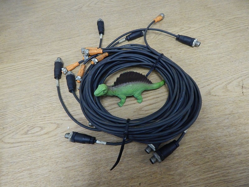 IFM Electronics Lif9Y11Y 4x0.34mm E238831 20549 Cables, Lot of 10 FREE SHIPPING*