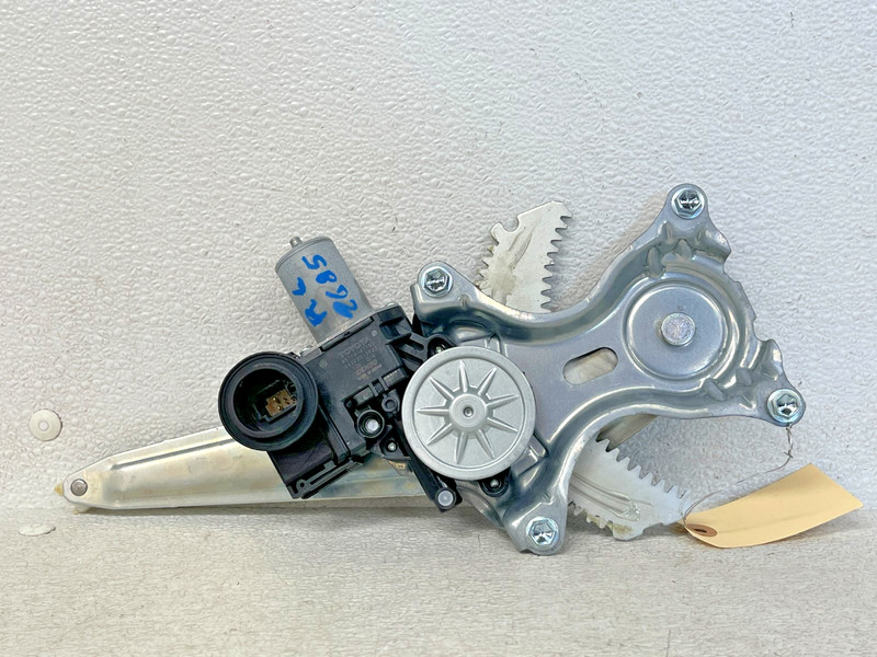 ⭐2016-2022 TOYOTA PRIUS PRIME REAR LEFT DOOR WINDOW REGULATOR /MOTOR OEM LOT2685