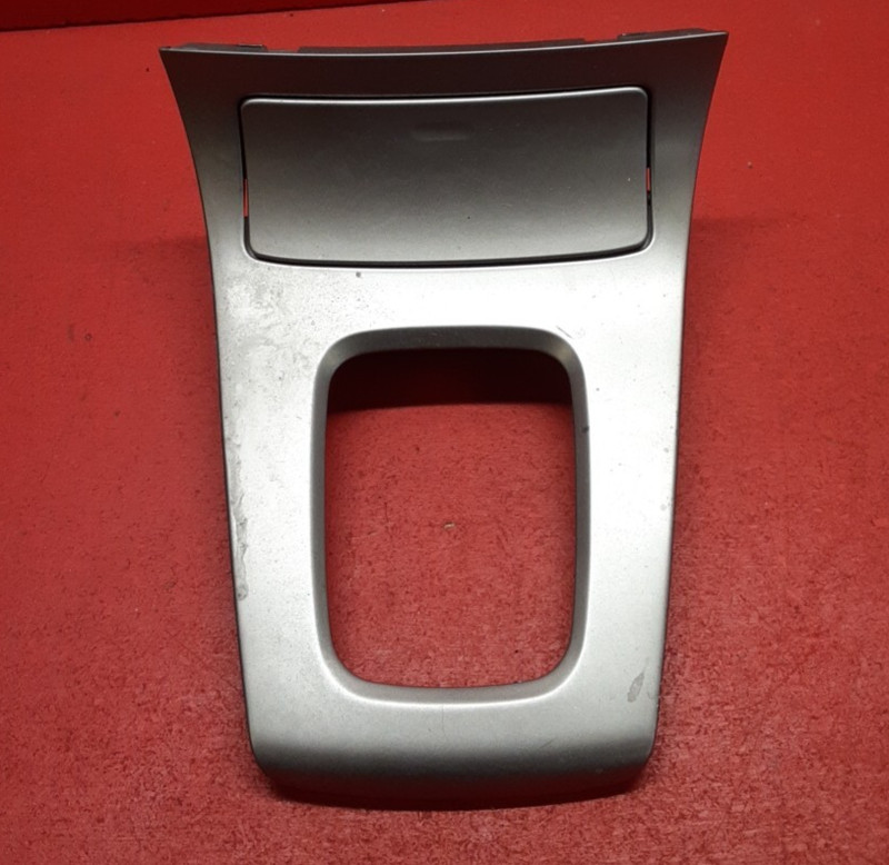 2003 2004 2005 Subaru Forester Shiter Trim Bezel Ash Tray 12v 92121SA040
