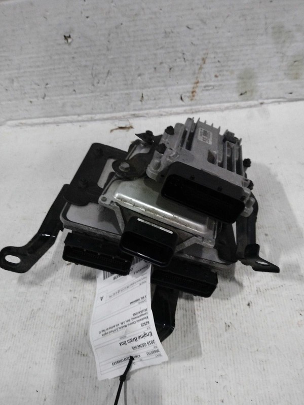 2015 Hyundai Genesis Engine Control Module ECM OEM 391053CEN5 122K Miles