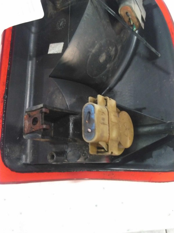 Used Left Tail Light Assembly fits: 2002 Dodge Dakota Left Grade B