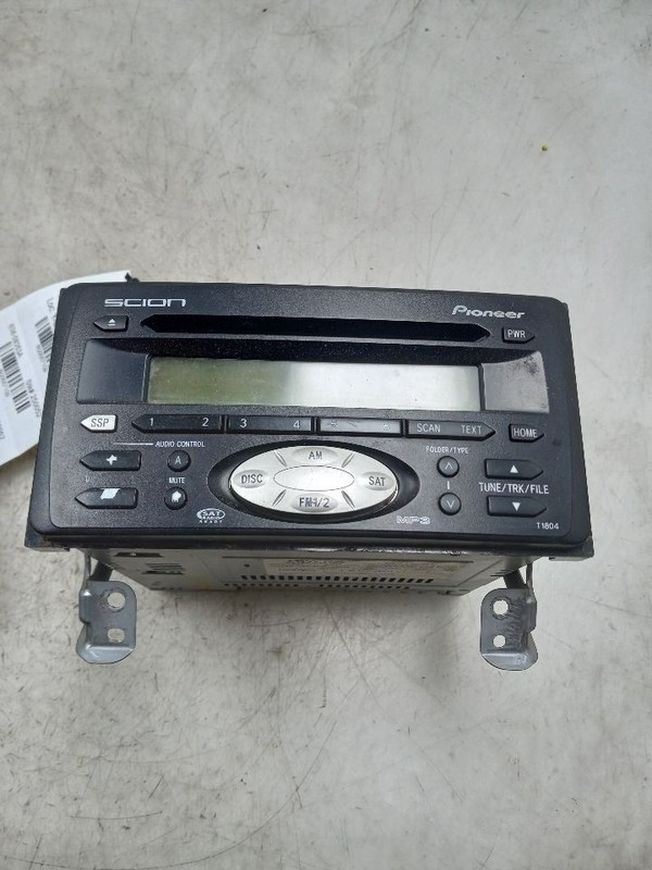 05 06 SCION TC DISPLAY AND RECEIVER AUDIO EQUIPMENT RADIO