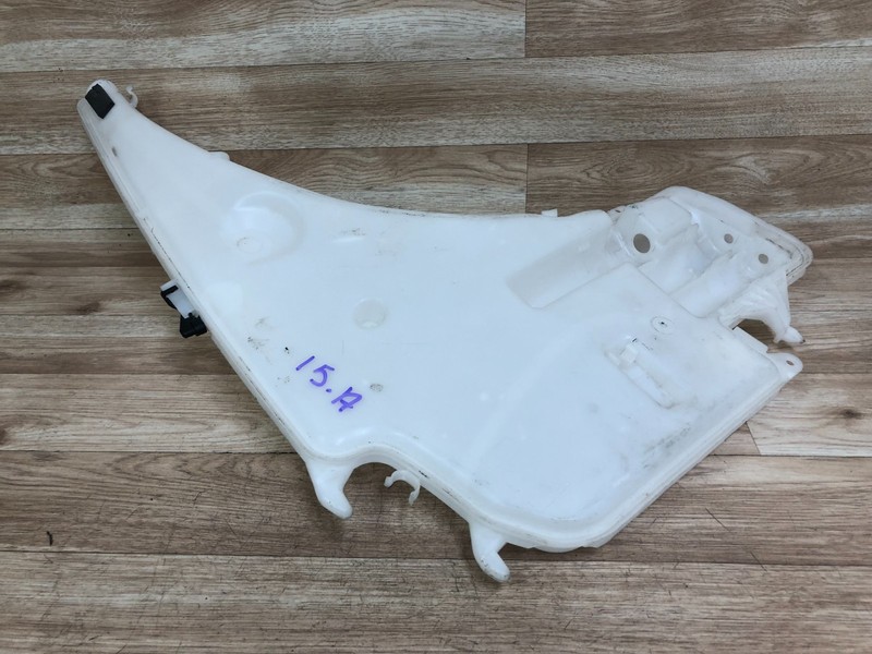 BMW OEM 320 328 335 420 428 435 M3 M4 WINDSHIELD WASHER TANK RESERVOIR 4