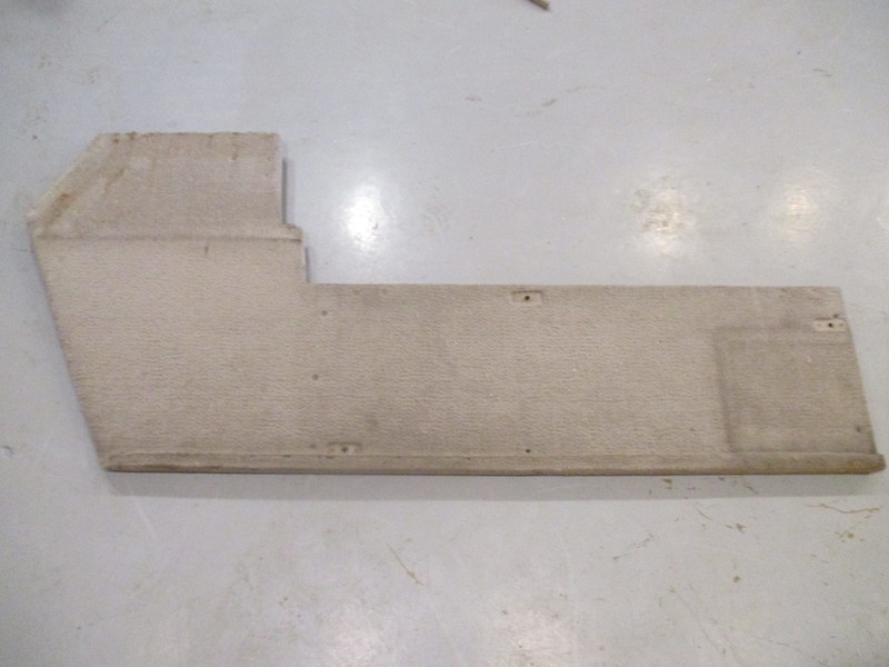 1995 Lund Tyee 1850 Grand Sport Sterndrive Port Side Center Walkthrough Wall