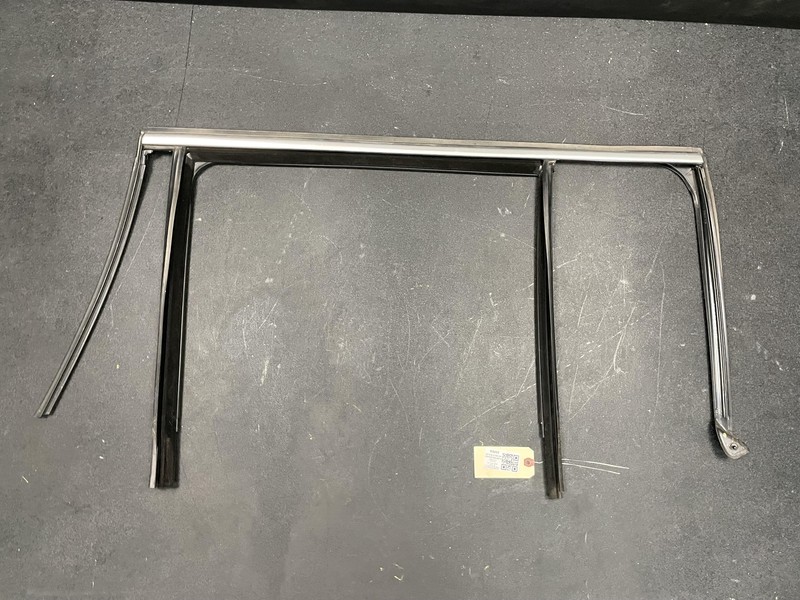 Rear Left Door Window Glass Run Channel 2018 Mercedes GLS 550 1667352700 17 19