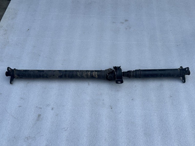2002-2010 LEXUS SC430 REAR DRIVE SHAFT LINE WITH HANGER BEARING 37100-24400