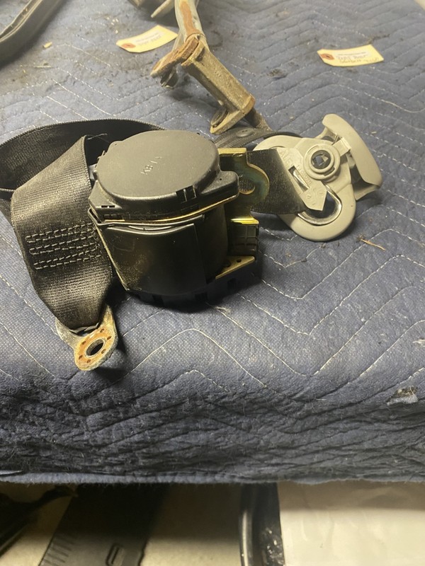 2000 Volkswagen Golf 2 Door VR6 Right Rear Seat Belt OEM