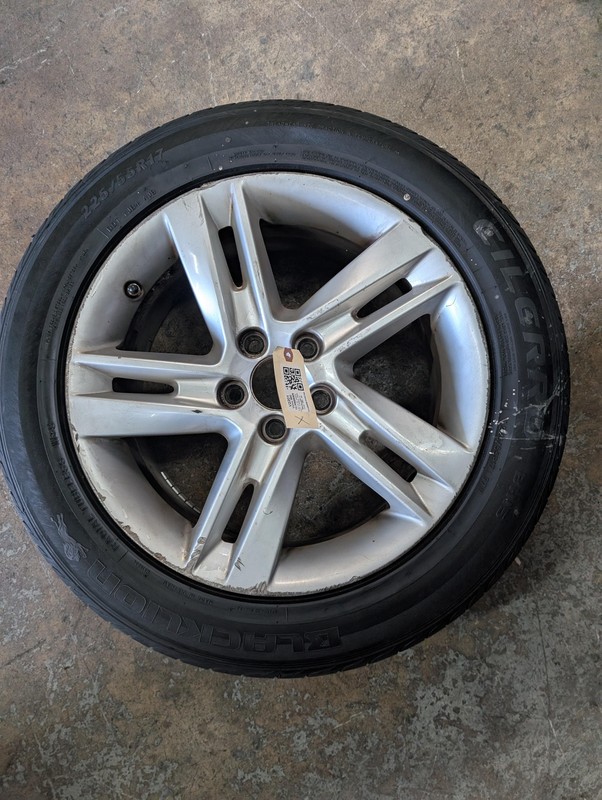 Wheel Rim 17" w/ Tire 225/55 ZR17 2015 Volvo S60 31381412 2014 2016 2017 2018 X