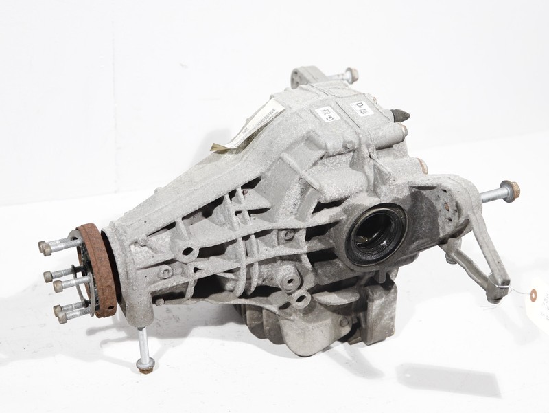 Porsche Macan S 3.0 V6 Rear Axle Differential Carrier OEM 95B525015F