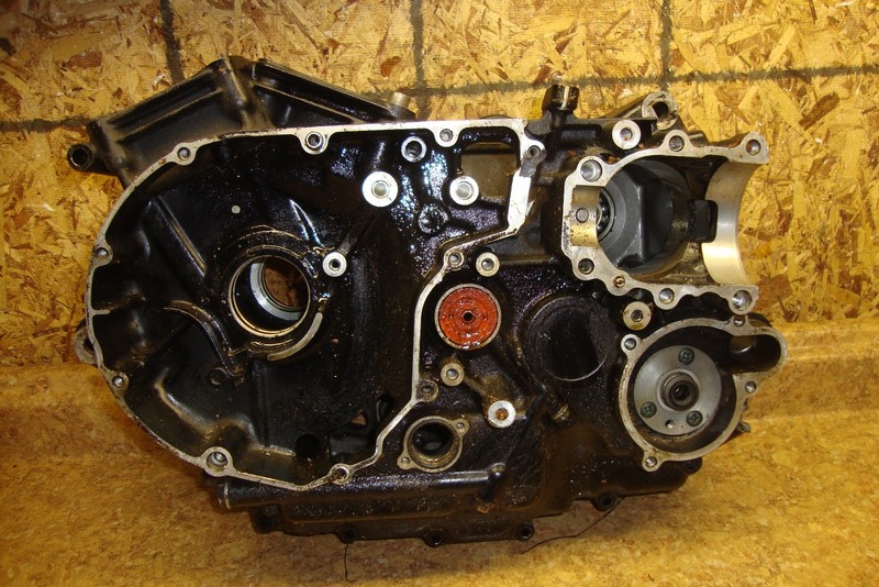 2005 Suzuki Boulevard VL800 VL 800 S50 M50 Engine Motor Crank Case Cases Casing